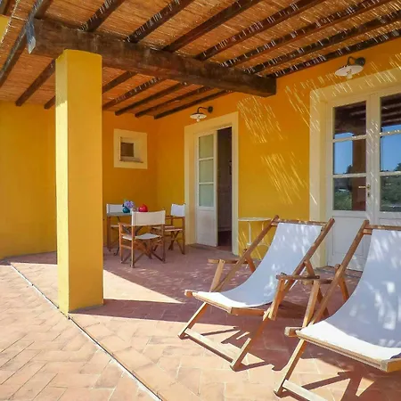 Apartmán With Terrace And Pool Near *